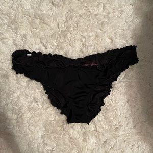 Ruffle cheeky VS bottoms